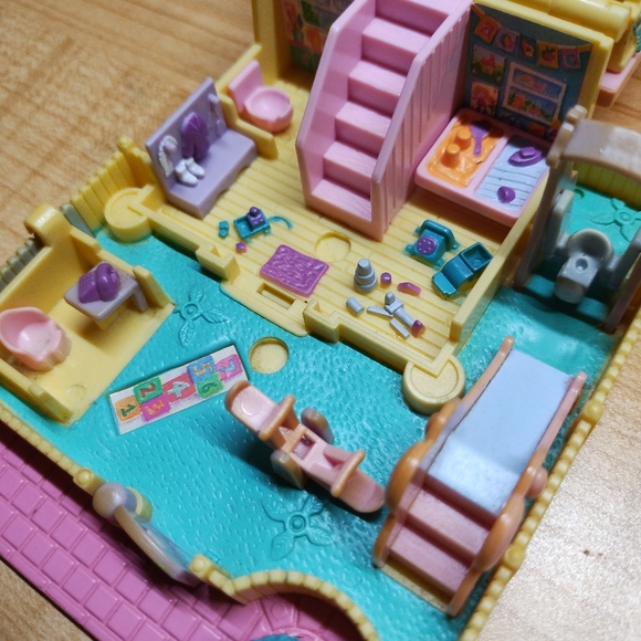 Vintage Polly Pocket 1994 Bluebird Nursery School House Playset - Picture 5 of 10